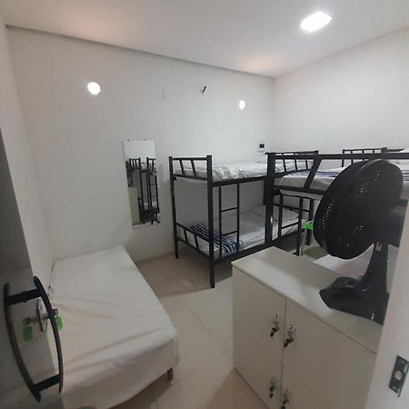 Hostel E Pousada Гараньюнс Экстерьер фото